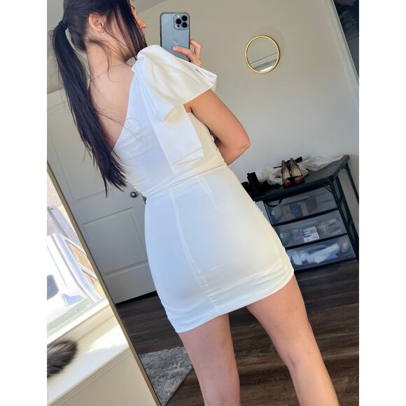 Karlie Bridal Shower White One Shoulder Bodycon Bow Shoulder Dress - Picture 8 of 9